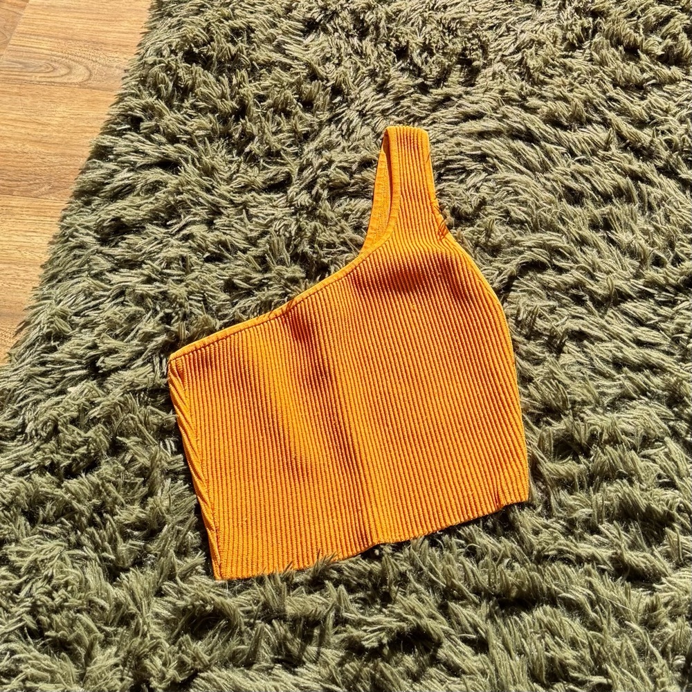 Babaton Sculpt Knit Shoulder Tank